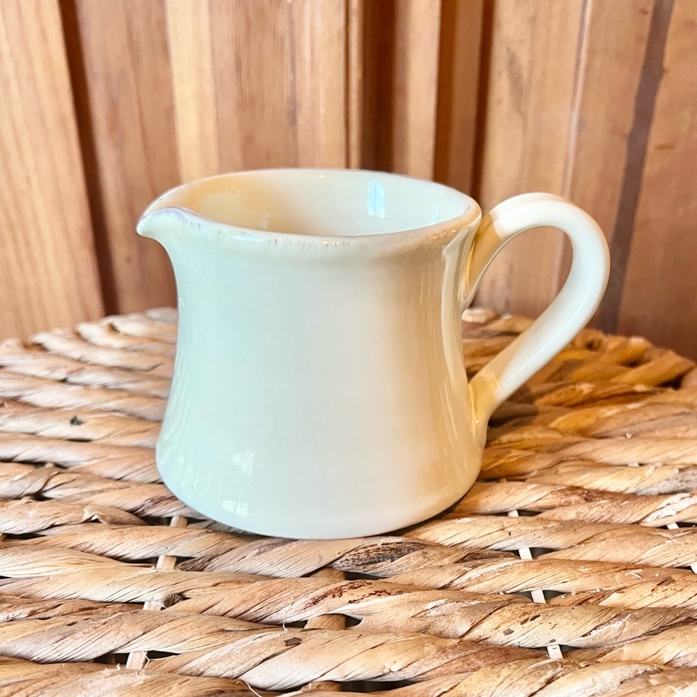 Vietri Creamer Cucina Fresca Cream